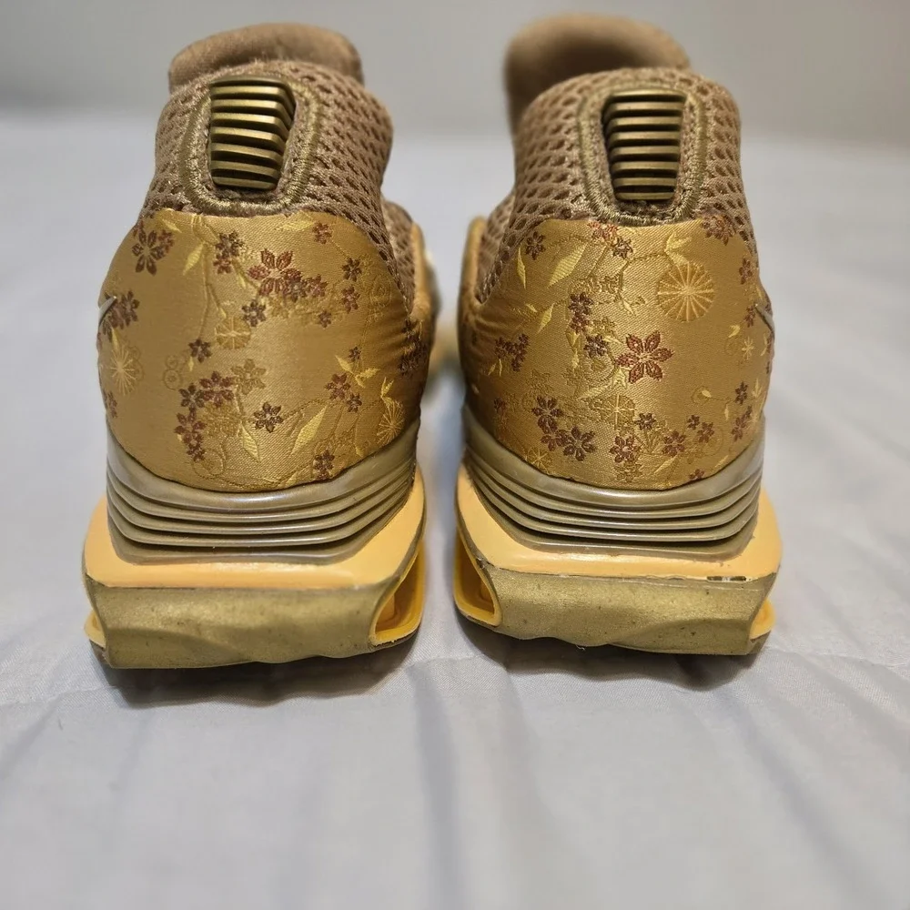 Nike Womens Shox Gravity Metallic Gold Sneaker AQ8554-700 Size 8 - Picture 4 of 6